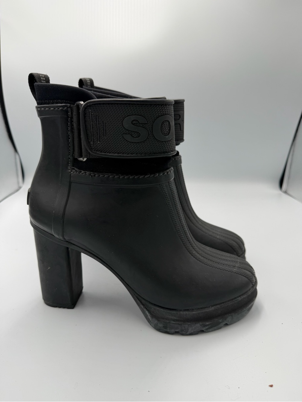 Sorel Medina III Waterproof Block Heel Rain Boots | Black | Women's Size 7
